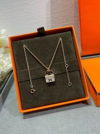 [Aethel jewelry]H CIRCE MOISSANITE PENDANT NECKLACE GOLD